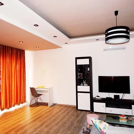 Theodore Apartment *